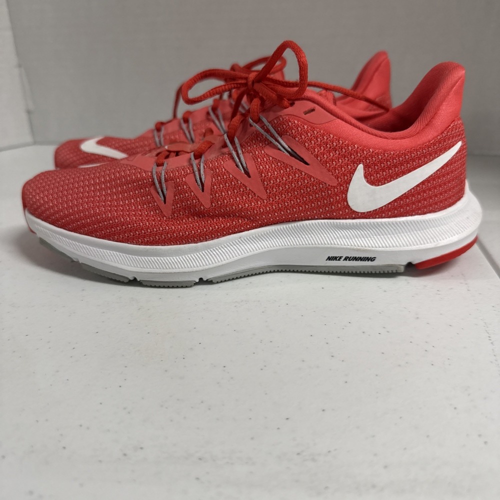 Nike Quest Women's Size 6.5  Red Lace Up Low Top Running Sneaker Shoes - Picture 3 of 7